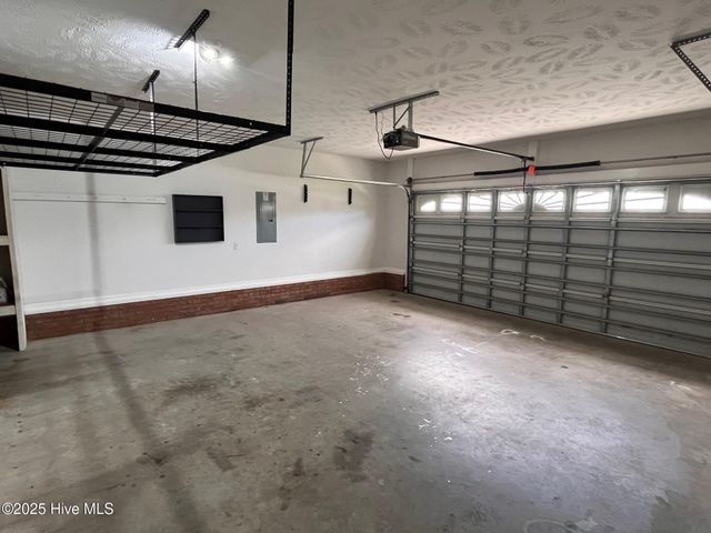 204 S River Drive, Jacksonville, NC 28540