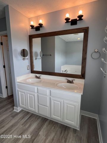 204 S River Drive, Jacksonville, NC 28540