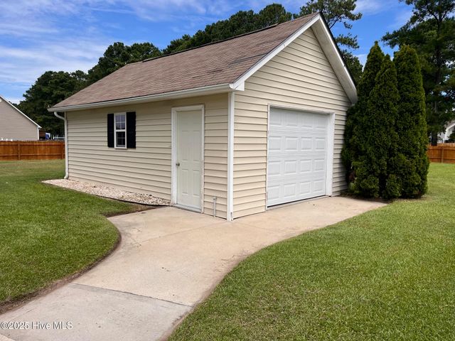 204 S River Drive, Jacksonville, NC 28540