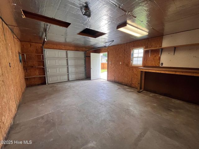 204 S River Drive, Jacksonville, NC 28540