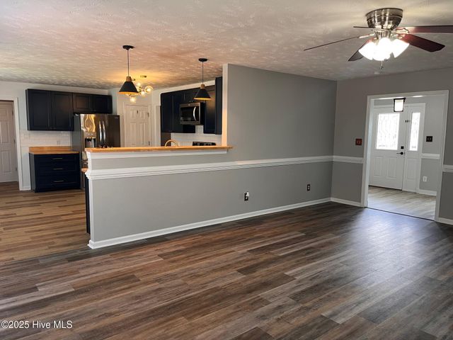 204 S River Drive, Jacksonville, NC 28540