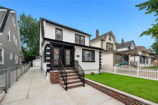 100-33 205th Street, Hollis, NY 11423