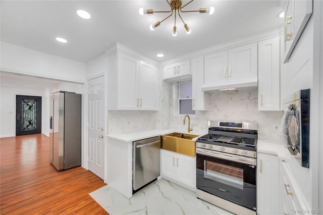 100-33 205th Street, Hollis, NY 11423