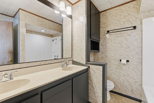 111 SE 7th, Newton, KS 67114