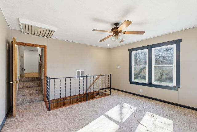 111 SE 7th, Newton, KS 67114