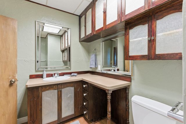 111 SE 7th, Newton, KS 67114