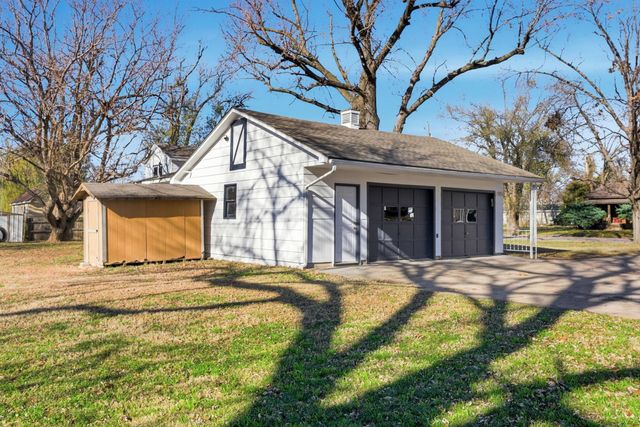 111 SE 7th, Newton, KS 67114