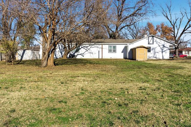 111 SE 7th, Newton, KS 67114