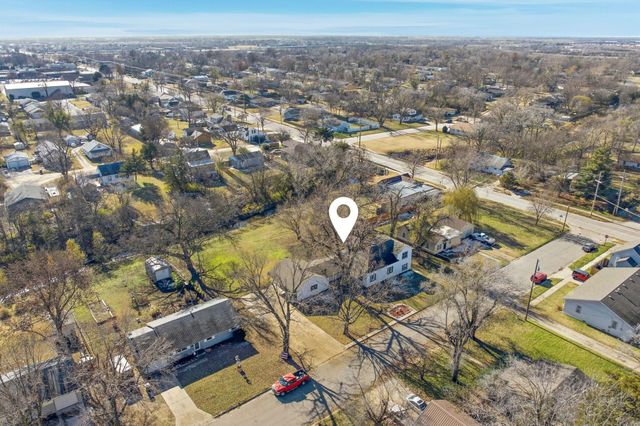 111 SE 7th, Newton, KS 67114