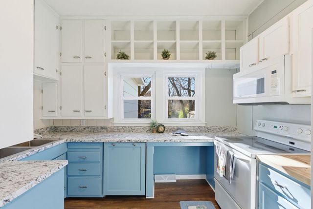 111 SE 7th, Newton, KS 67114