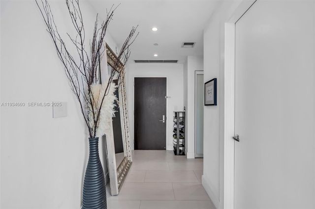 900 Biscayne Blvd 2312, Miami, FL 33132