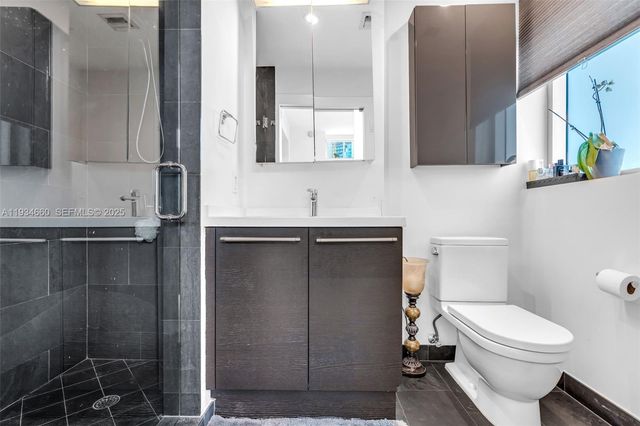 900 Biscayne Blvd 2312, Miami, FL 33132