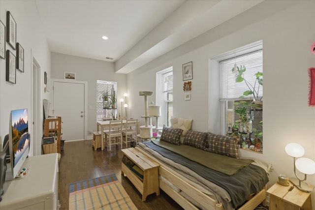 1854 W 18th Street 1R, Chicago, IL 60608
