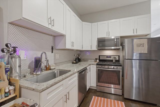 1854 W 18th Street 1R, Chicago, IL 60608