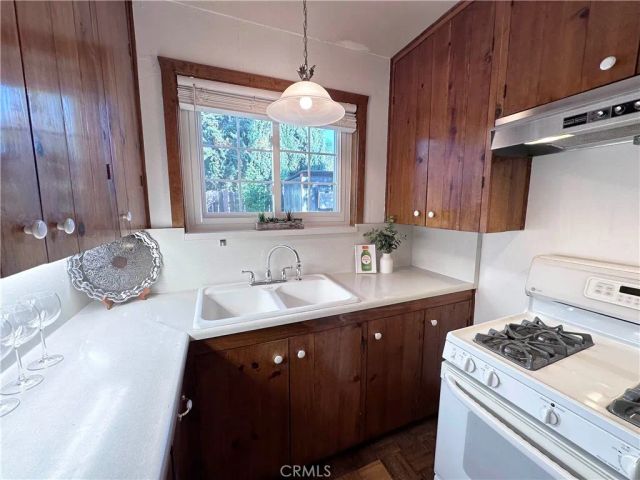 7445 Orion 1, Van Nuys, CA 91406