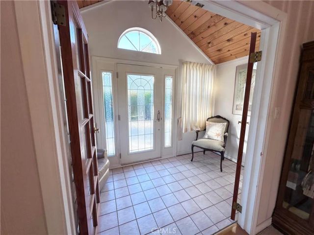 7445 Orion 1, Van Nuys, CA 91406