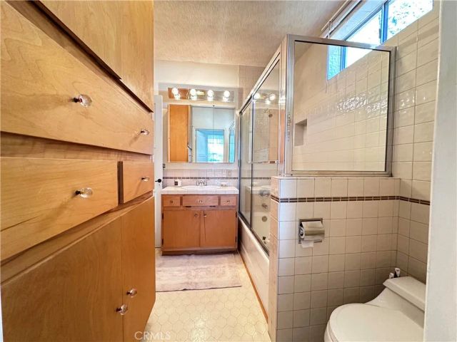 7445 Orion 1, Van Nuys, CA 91406