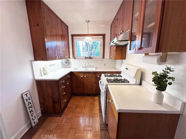 7445 Orion 1, Van Nuys, CA 91406