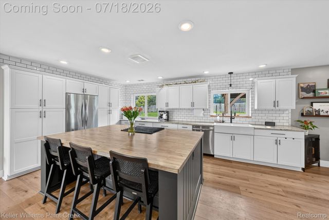2935 Saint Jude Drive, Waterford Charter Township, MI 48329