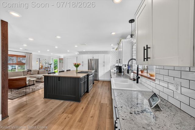 2935 Saint Jude Drive, Waterford Charter Township, MI 48329