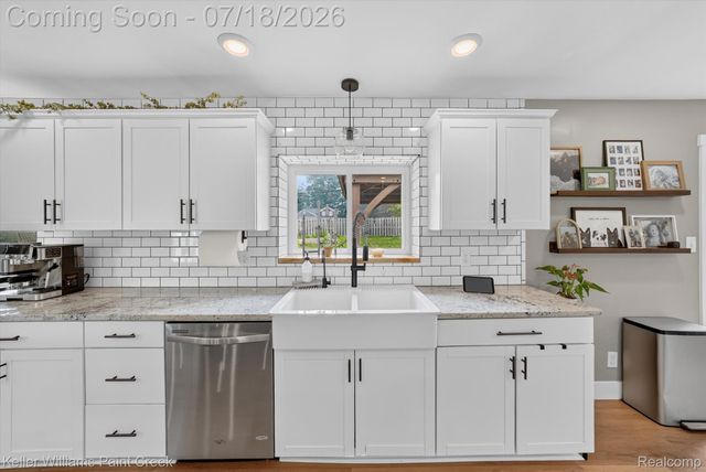 2935 Saint Jude Drive, Waterford Charter Township, MI 48329