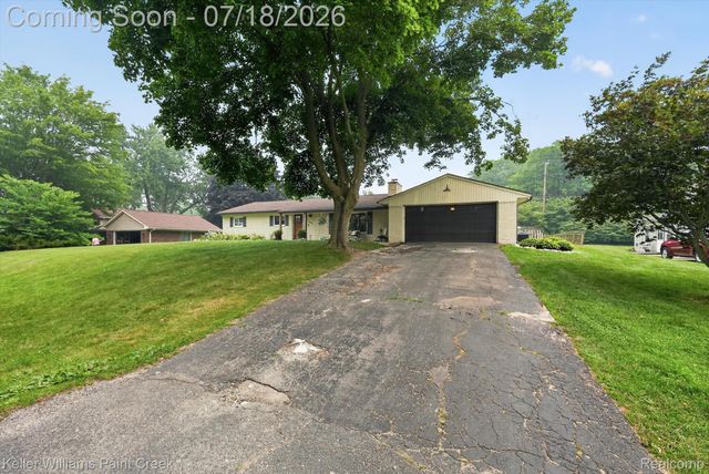 2935 Saint Jude Drive, Waterford Charter Township, MI 48329