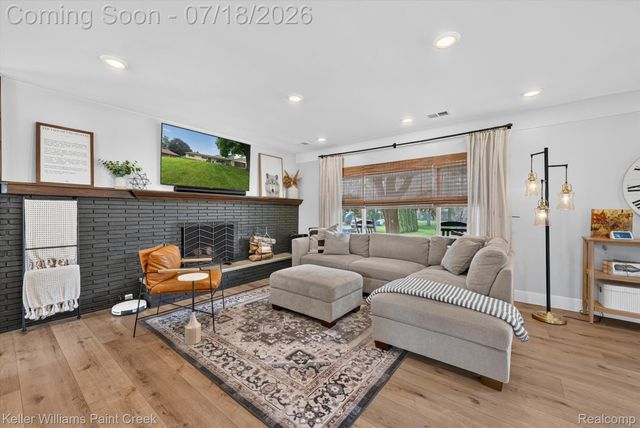 2935 Saint Jude Drive, Waterford Charter Township, MI 48329