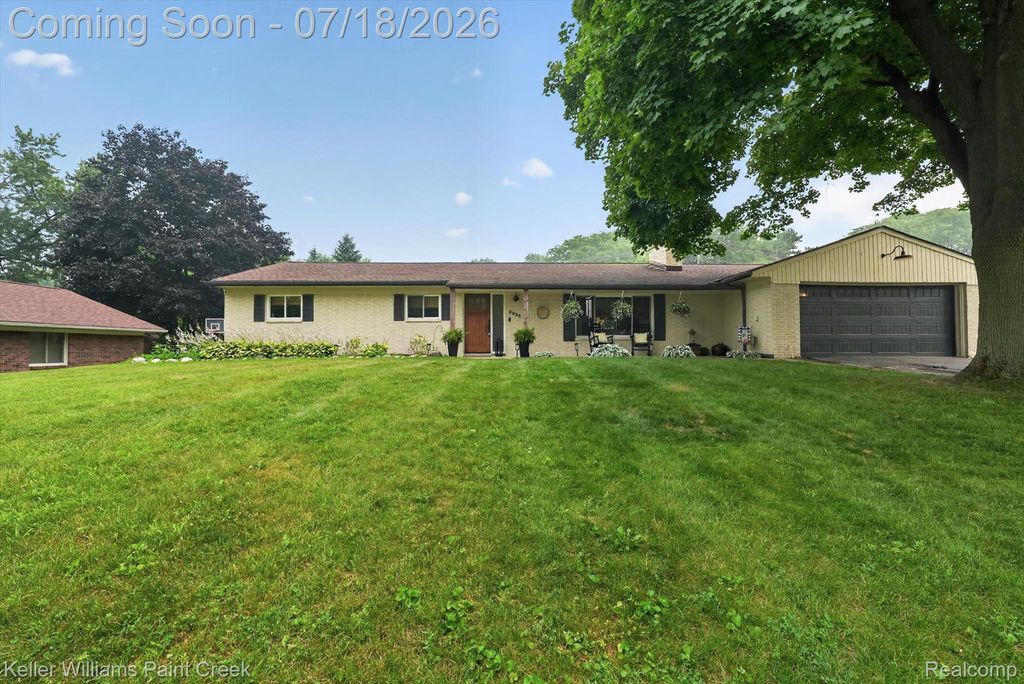2935 Saint Jude Drive, Waterford Charter Township, MI 48329