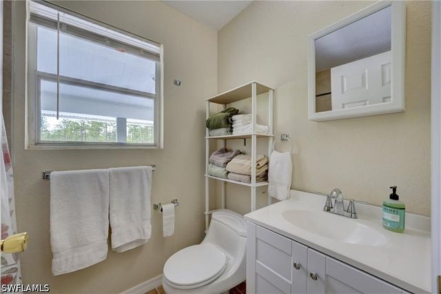 985 Honeybee DR, Naples, FL 34120