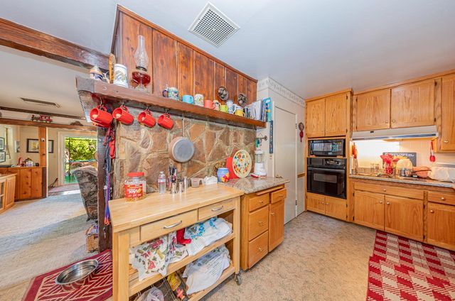 42585 Buckeye Road, Oakhurst, CA 93644