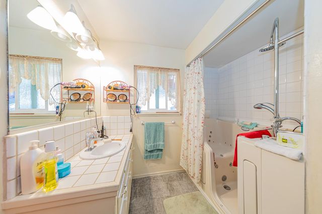 42585 Buckeye Road, Oakhurst, CA 93644