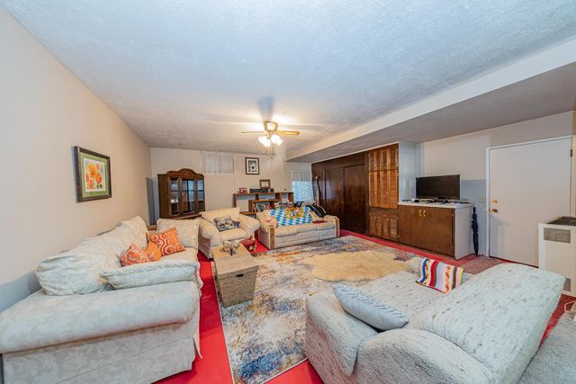 42585 Buckeye Road, Oakhurst, CA 93644