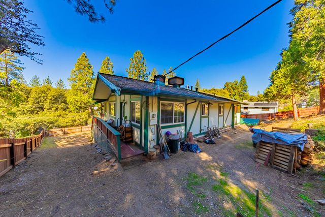 42585 Buckeye Road, Oakhurst, CA 93644