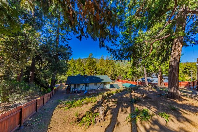 42585 Buckeye Road, Oakhurst, CA 93644