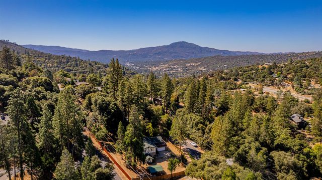 42585 Buckeye Road, Oakhurst, CA 93644