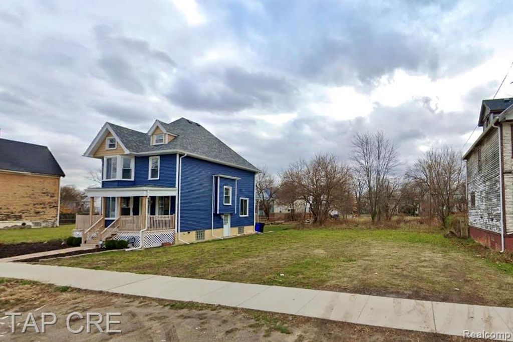 562 E Euclid Street, Detroit, MI 48202