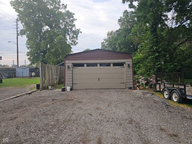 2424 W 17th Street, Anderson, IN 46016