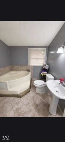 2424 W 17th Street, Anderson, IN 46016