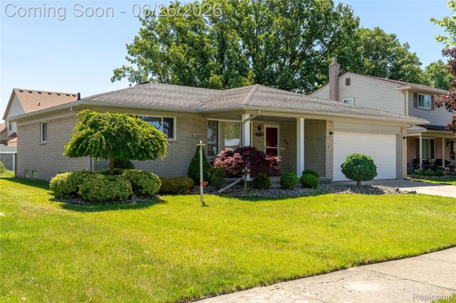 27131 Evelyn Avenue, Brownstown Charter Township, MI 48183
