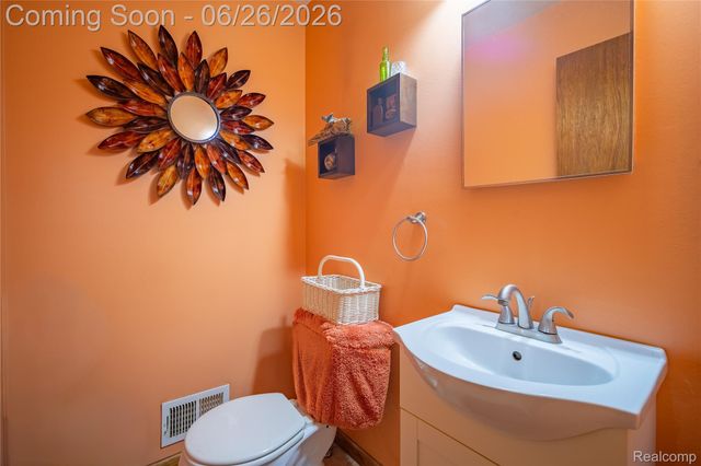27131 Evelyn Avenue, Brownstown Charter Township, MI 48183
