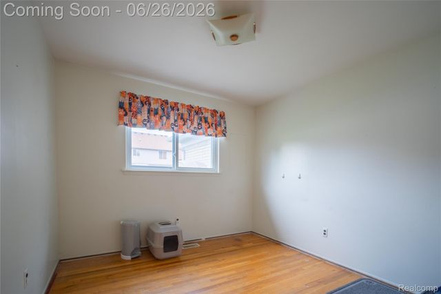 27131 Evelyn Avenue, Brownstown Charter Township, MI 48183