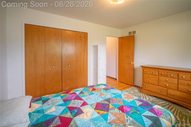 27131 Evelyn Avenue, Brownstown Charter Township, MI 48183