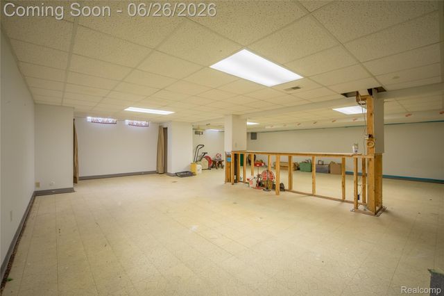 27131 Evelyn Avenue, Brownstown Charter Township, MI 48183