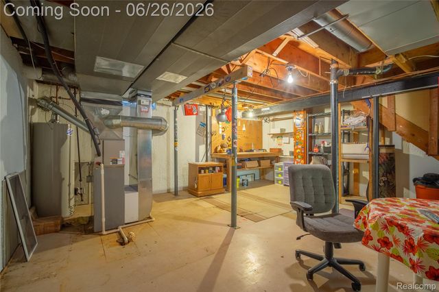 27131 Evelyn Avenue, Brownstown Charter Township, MI 48183