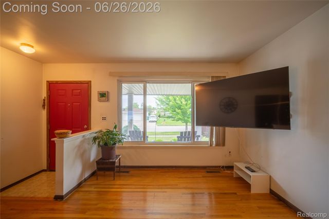 27131 Evelyn Avenue, Brownstown Charter Township, MI 48183