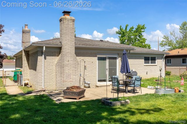 27131 Evelyn Avenue, Brownstown Charter Township, MI 48183