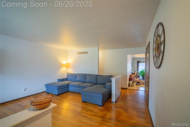 27131 Evelyn Avenue, Brownstown Charter Township, MI 48183