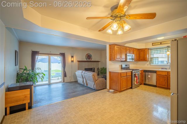 27131 Evelyn Avenue, Brownstown Charter Township, MI 48183