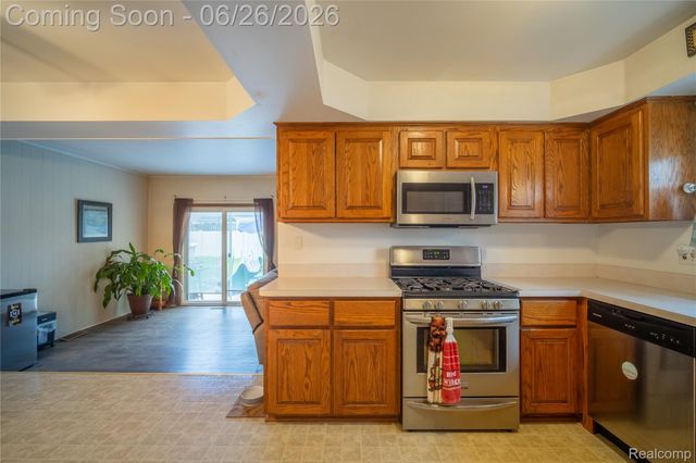 27131 Evelyn Avenue, Brownstown Charter Township, MI 48183