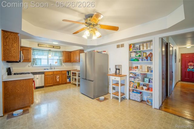 27131 Evelyn Avenue, Brownstown Charter Township, MI 48183